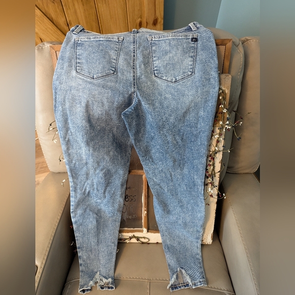 High Rise Jeggings - Picture 2 of 10